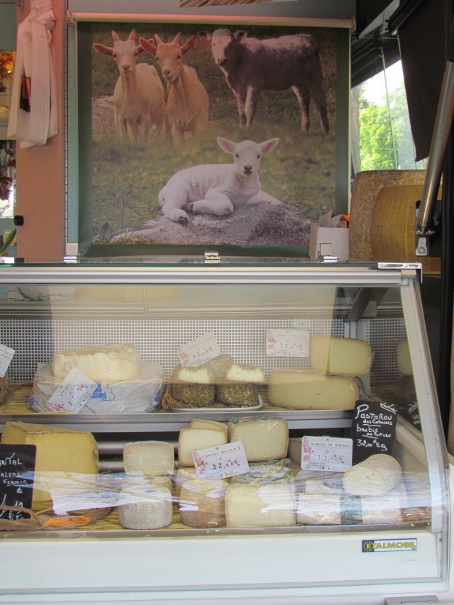 Separate wine and cheeses booths were very popular. The wine booths would even let you have tastings before you bought.