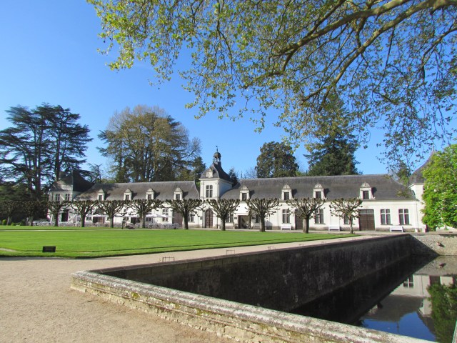 This building previously housed stables but today contains a restaurant and pubic rest rooms. Stable stalls are now restaurant booths.