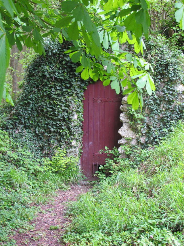 This little door down by the lake was so inviting. I wonder what elves lived here?