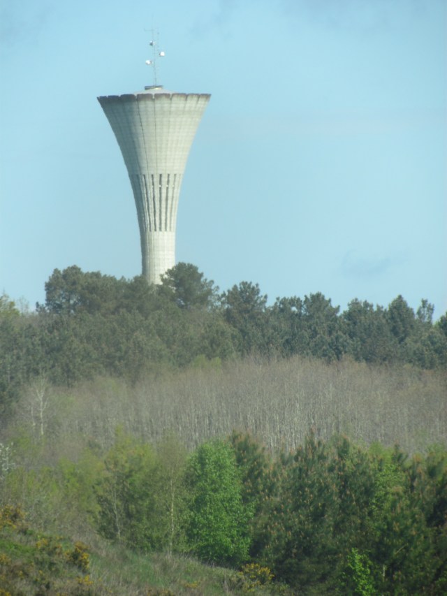 All of the water towers appear to be poured out of this same mold. The only difference in them is their size - the ones in the country are very small.