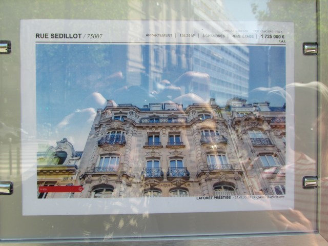 Sorry for the bad photos but I wanted to share these real estate listings we saw. This is an apartment for sale.: 3 rooms, 1,463 sq. ft, $1.725 million.