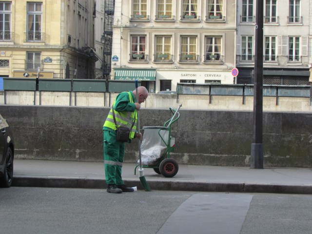 Paris streets are immaculate. Pride in their city is one reason - this is another.